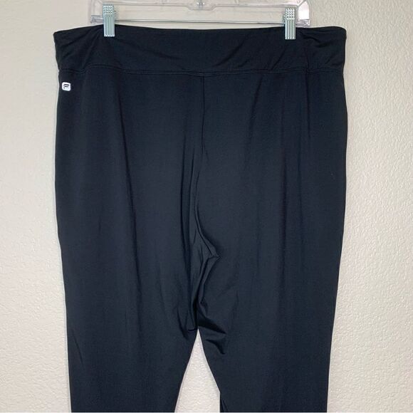 Fabletics Women’s Black Yogi Capri Pants - Picture 6 of 10